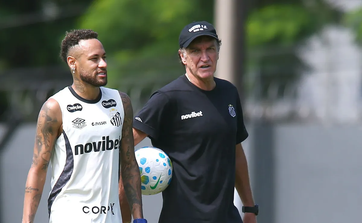 Cuca rebate privilégios a Neymar e elogia postura do craque no Santos