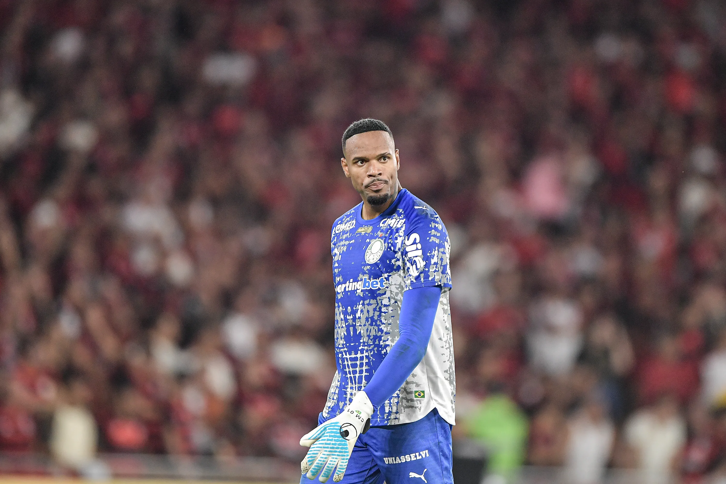 Carlos Miguel é um dos jogadores do Palmeiras suspensos para a próxima rodada. Foto: Thiago Ribeiro/AGIF
