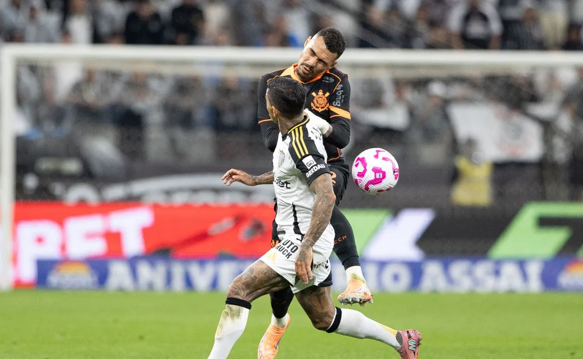 Atlético-MG vê Corinthians aumentar pressão interna antes de confronto decisivo