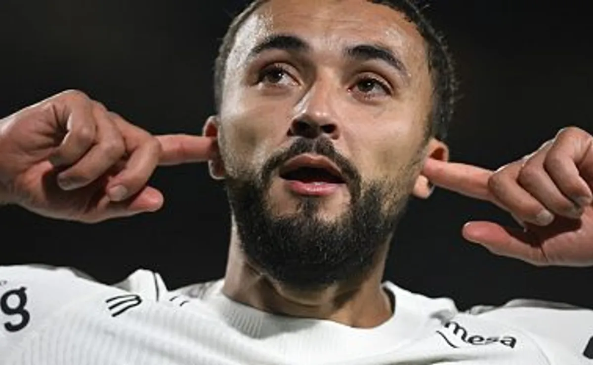 Zakaria Labyad brinca e crava Marrocos campeã da Copa