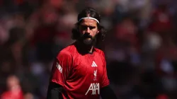 Alisson durante aquecimento do duelo com o Brentford