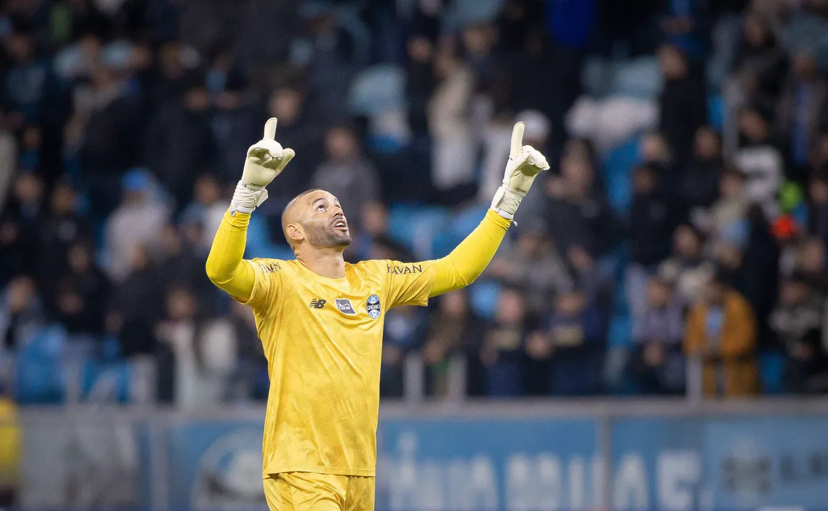 Weverton agradece torcida do Grêmio e celebra vaga na Copa do Mundo