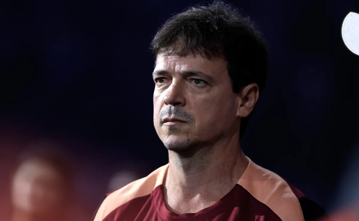 Diniz tenta evitar saídas no elenco do Corinthians durante a Copa do Mundo