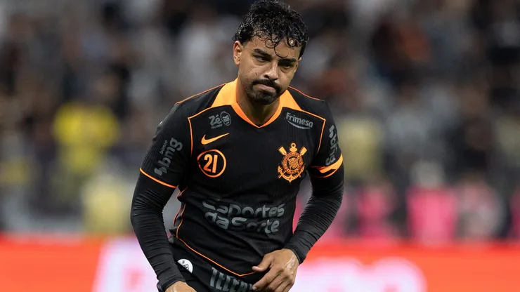 Matheus Bidu jogador do Corinthians lamenta durante partida contra o Atletico-MG no estadio Arena Corinthians pelo campeonato Brasileiro A 2025. Foto: Joisel Amaral/AGIF