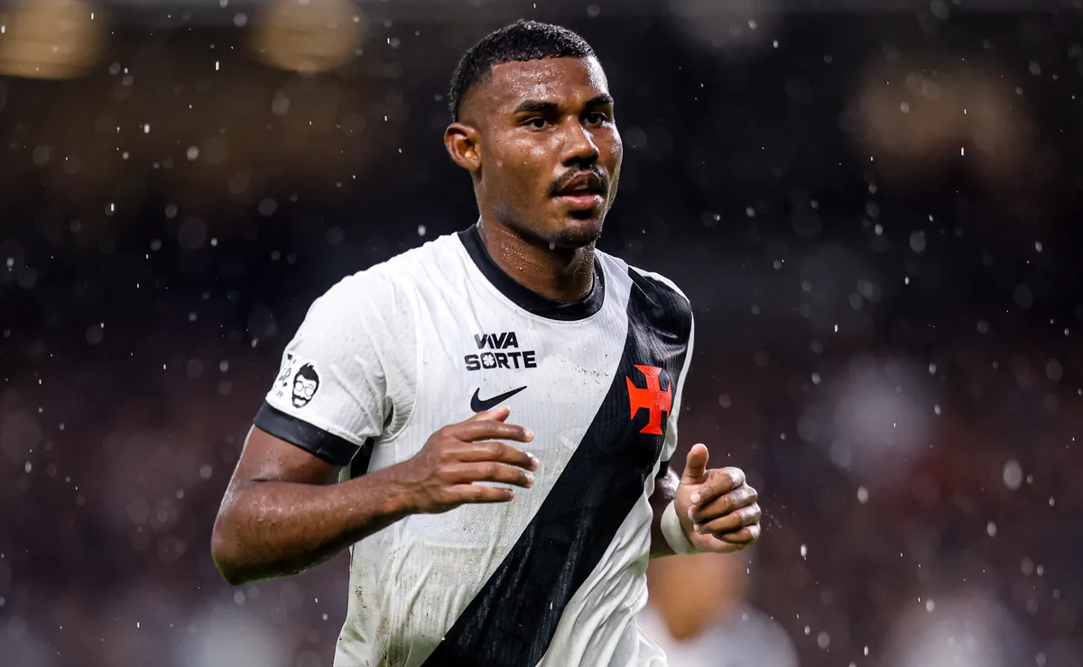 Vasco perde para o Atlético-MG, entra no Z-4 e Renato Gaúcho é vaiado em São Januário