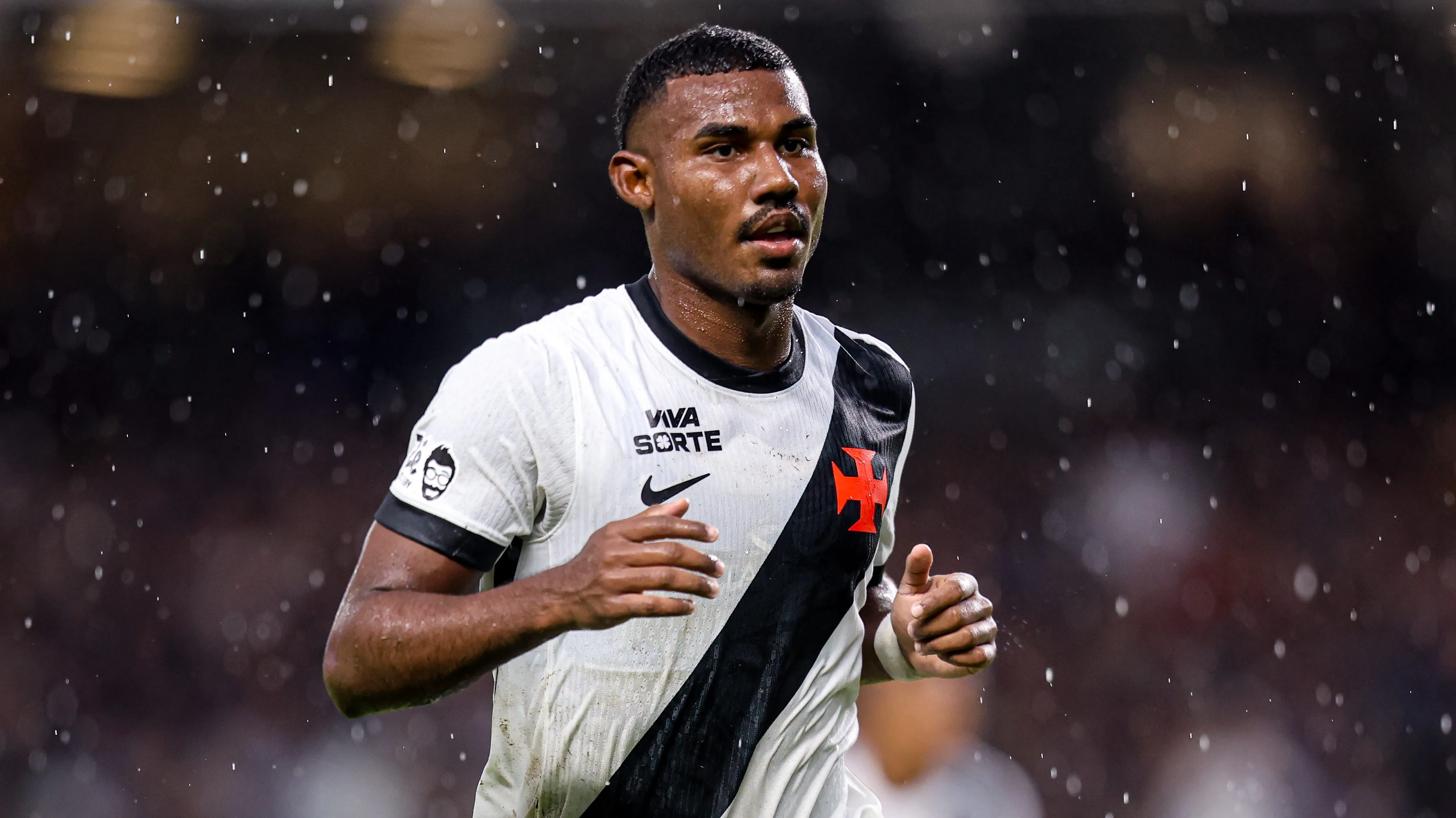Cuiabano jogador do Vasco durante partida contra o Remo no estadio Mangueirao pelo campeonato Brasileiro A 2026. Foto: Fernando Torres/AGIF