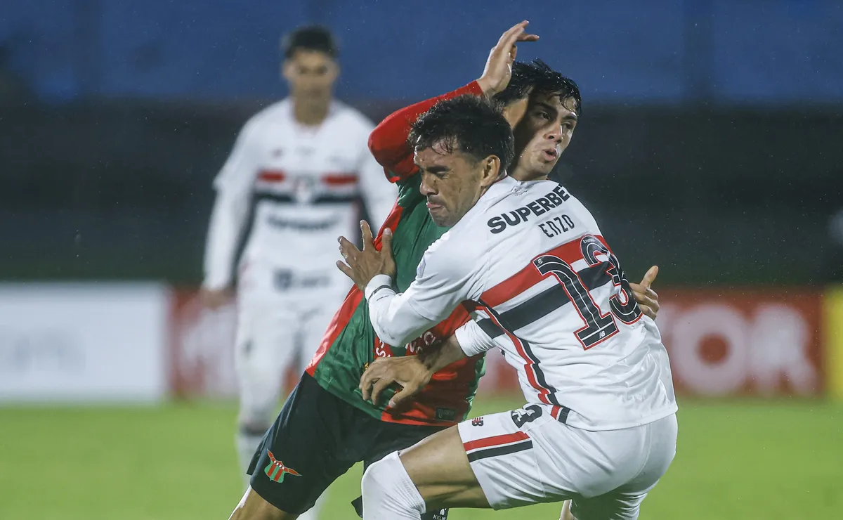 São Paulo x Boston River: onde assistir ao vivo, horário e escalações do jogo desta terça