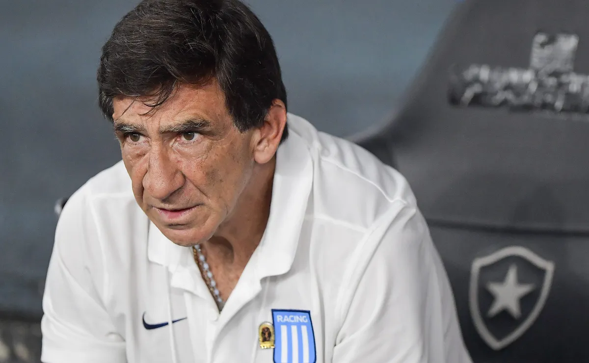 Gustavo Costas é demitido do Racing e volta ao mercado após especulações no Brasil