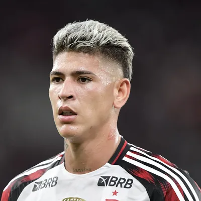 Flamengo decide punir Carrascal após expulsão diante do Palmeiras