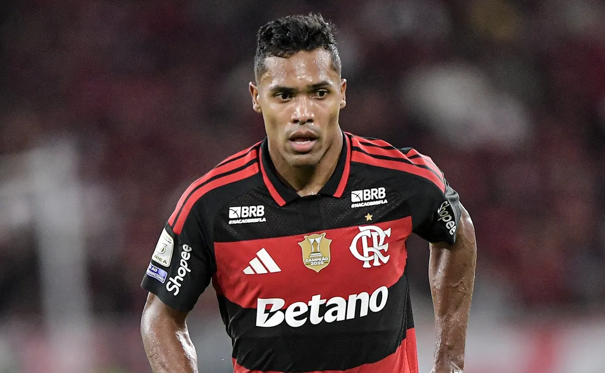 Atuação de Alex Sandro em Flamengo x Palmeiras aumenta críticas antes da disputa da Copa do Mundo
