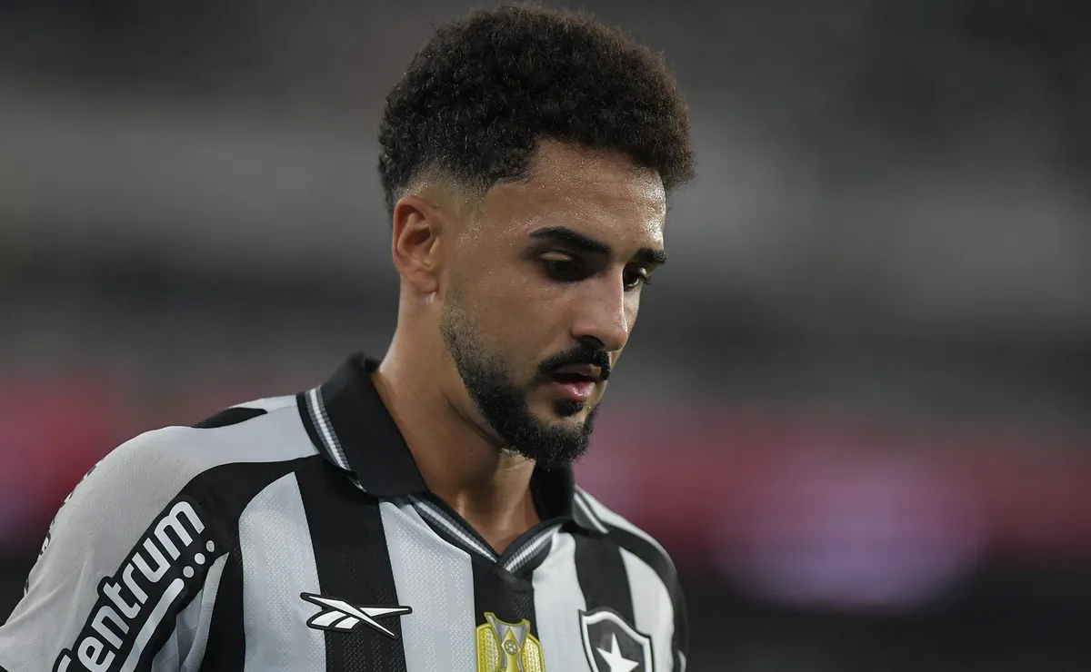 Chris Ramos pode ser negociado pelo Botafogo no meio do ano após bater meta de empréstimo