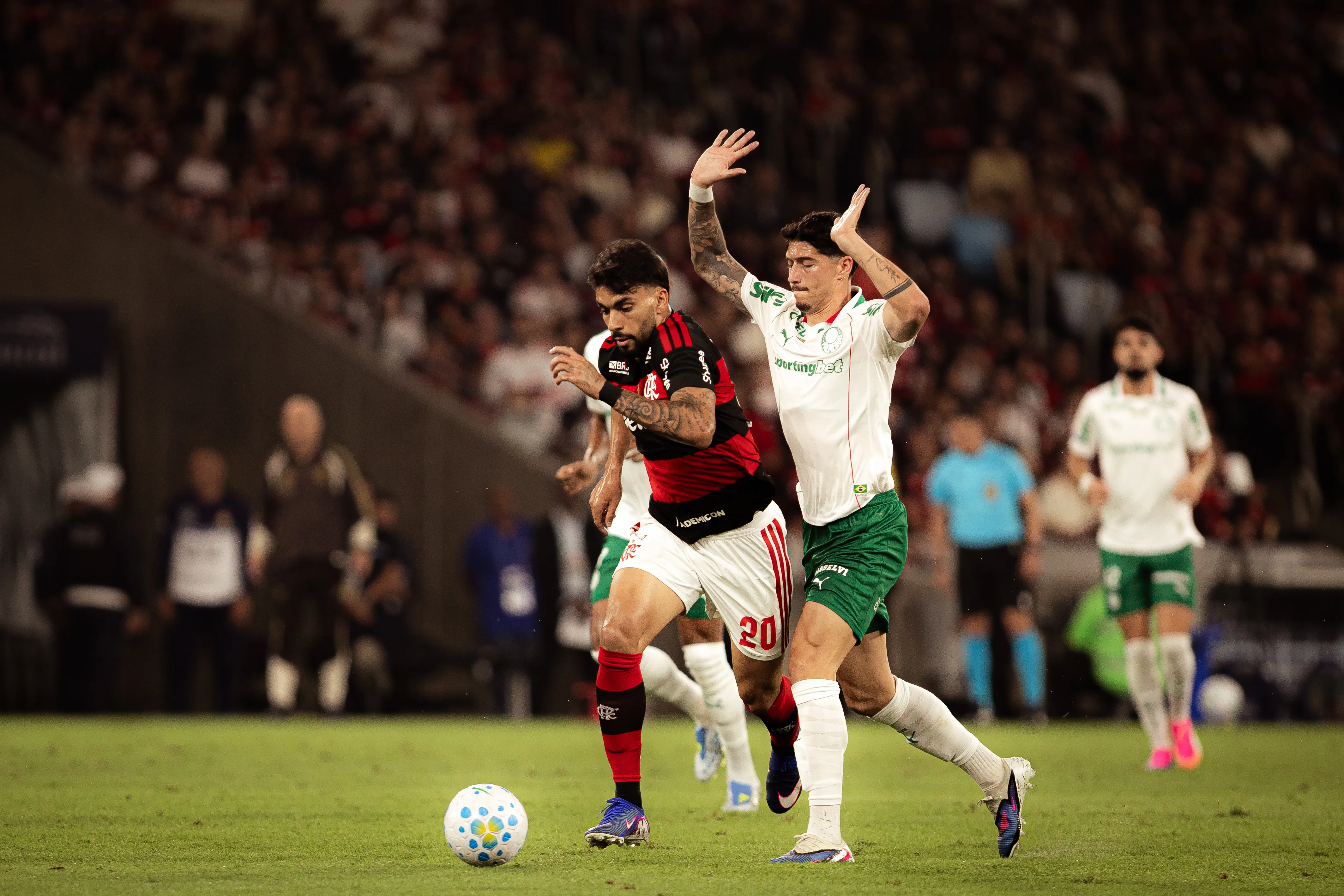 RJ – RIO DE JANEIRO – 23/05/2026 – BRASILEIRO A 2026, FLAMENGO X PALMEIRAS – Paqueta jogador do Flamengo durante partida contra o Palmeiras no estadio Maracana pelo campeonato Brasileiro A 2026. Foto: Isabela Azine/AGIF
