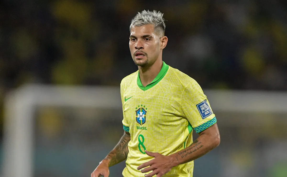 Bruno Guimarães deixa jogo do Newcastle mais cedo e liga sinal de alerta no Brasil