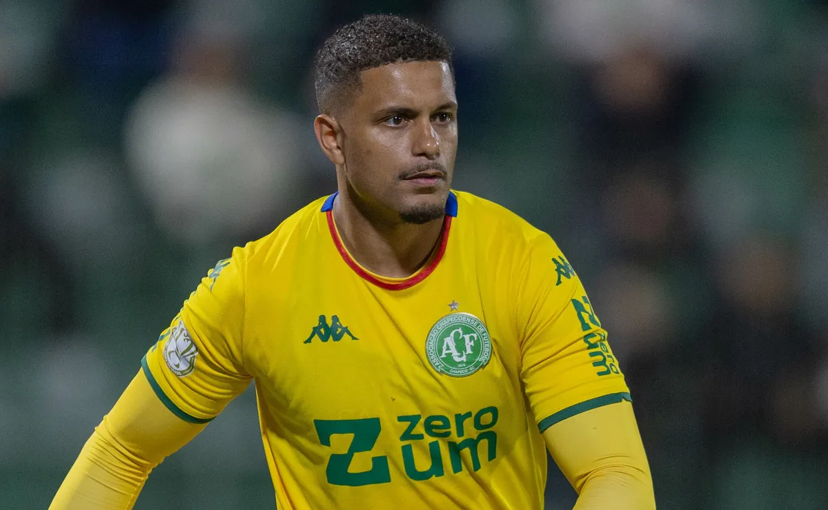 Goleiro Anderson reclama de pressão sobre árbitros após polêmicas em Cruzeiro x Chapecoense