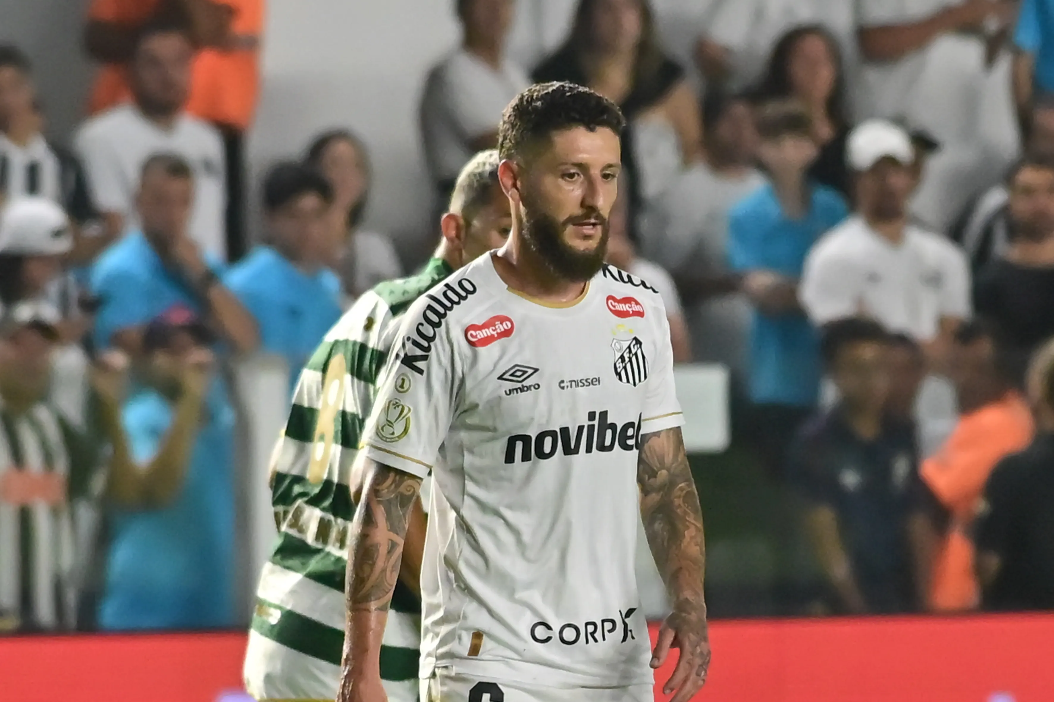 Zé Rafael conta com poucos minutos em 2026. Jota Erre/AGIF