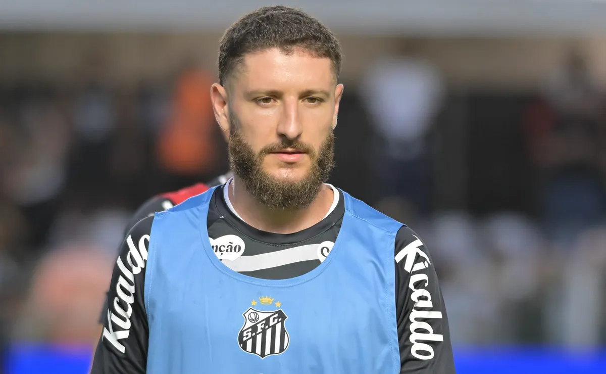 Santos topa negociar Zé Rafael enquanto volante não treina nos últimos dias