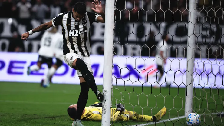 Galo leva gol no fim e perde para o Corinthians pelo Brasileirão
