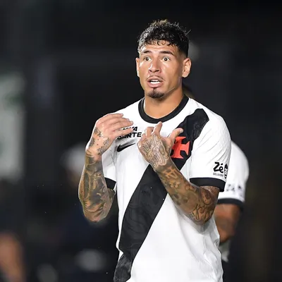 Torcida do Vasco perde paciência com Saldívia