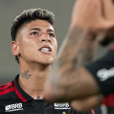 Torcida organizada cobra Carrascal em aniversário após expulsão