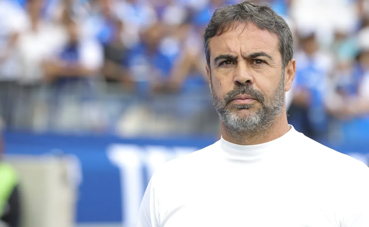 Artur Jorge rebate pergunta sobre físico dos atletas do Cruzeiro após vitória: “Realmente não sei”