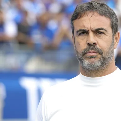 Artur Jorge rebate pergunta sobre físico dos atletas do Cruzeiro após vitória