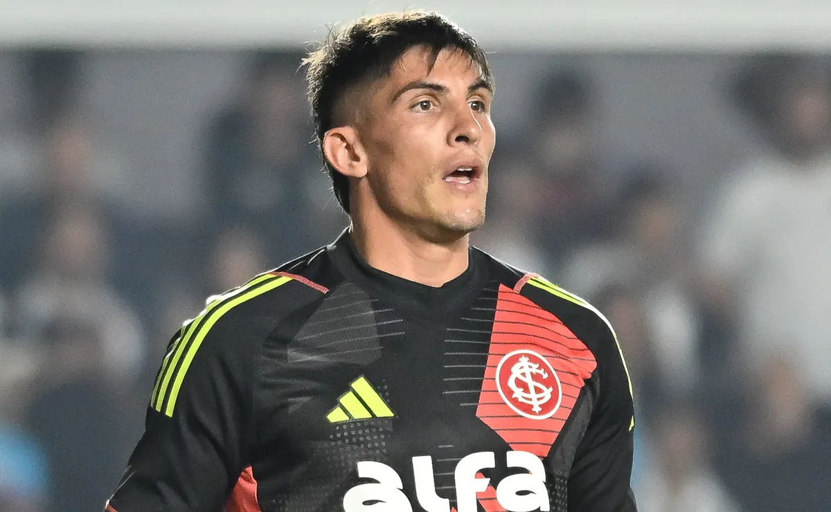 Internacional aguarda participação de Rochet na Copa do Mundo para decidir sobre a permanência do goleiro