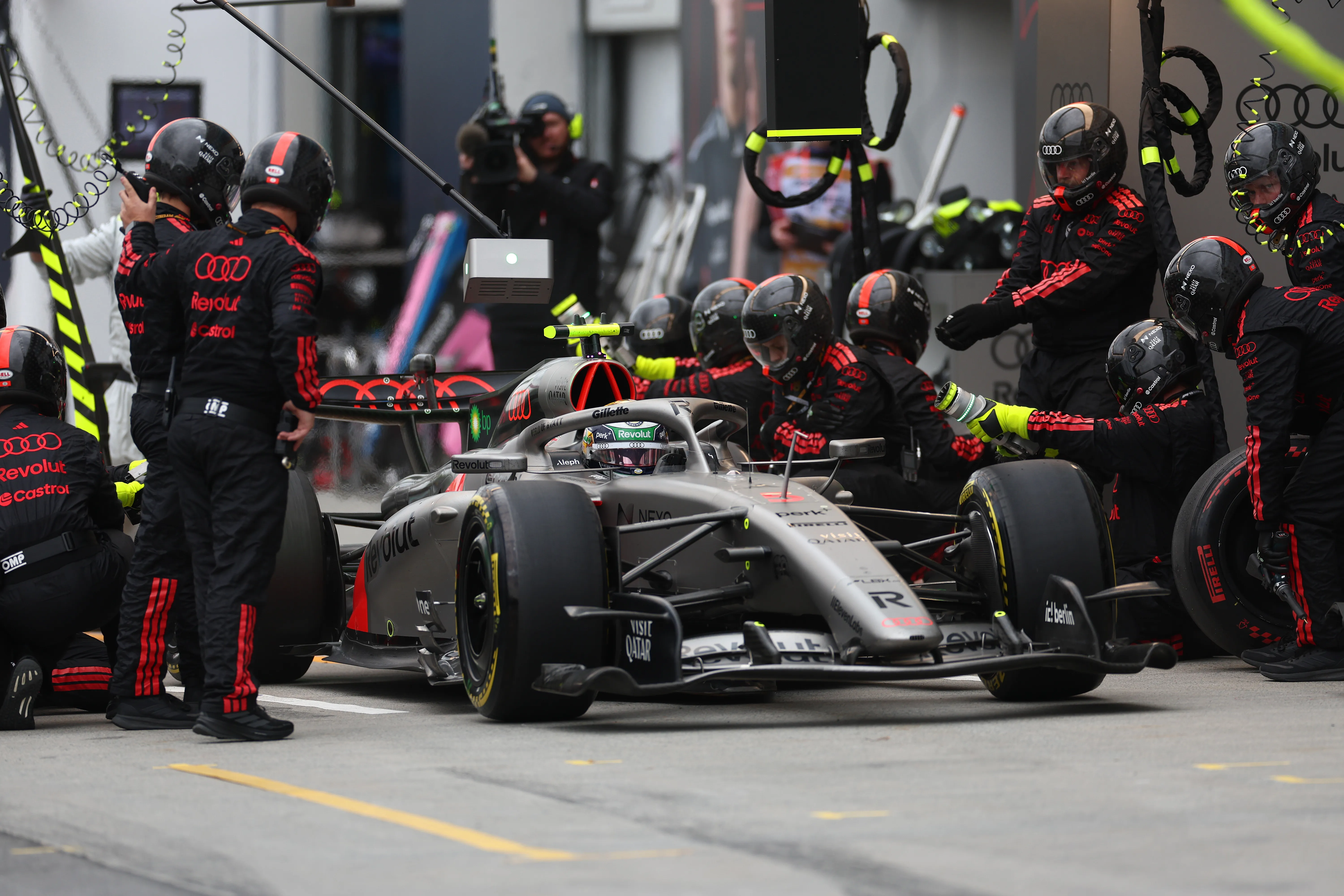 MONTREAL, QUEBEC – MAY 24: Gabriel Bortoleto of Brazil driving the (5) Audi F1 Team R26 makes a pitstop during the F1 Grand Prix of Canada at Circuit Gilles-Villeneuve on May 24, 2026 in Montreal, Quebec. (Photo by Peter Fox/Getty Images)