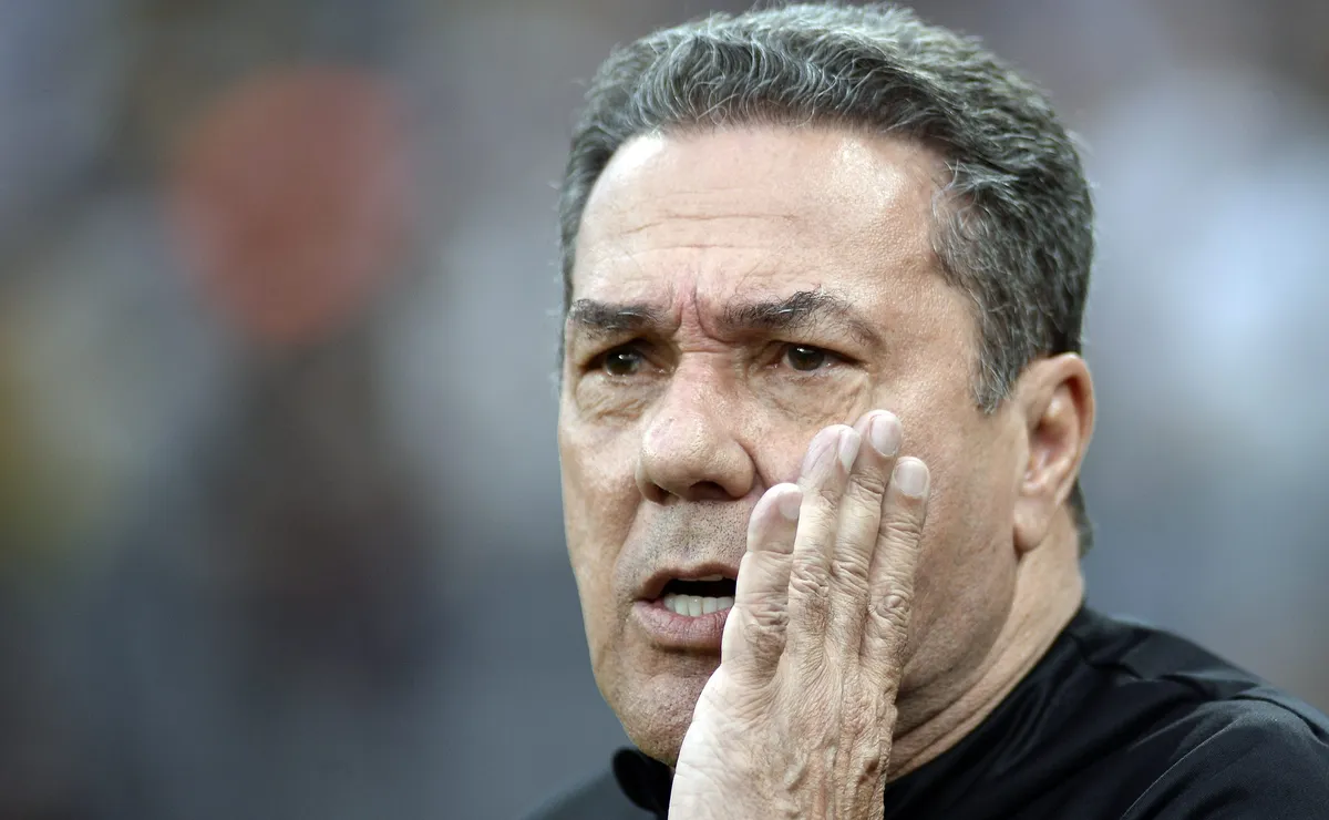 José Boto é cobrado por Luxemburgo após falta de atitude no Flamengo