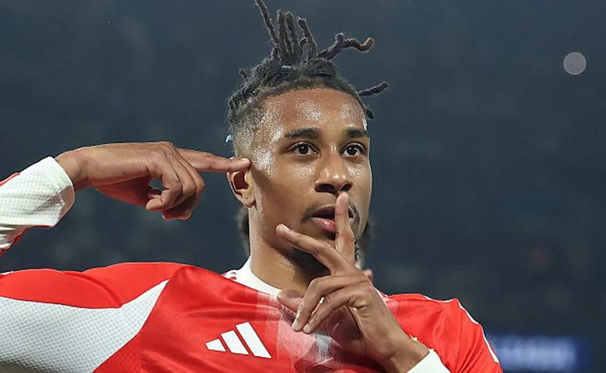 Olise cita craques de seleções da Copa, mas não consegue lembrar de nenhum jogador do Brasil