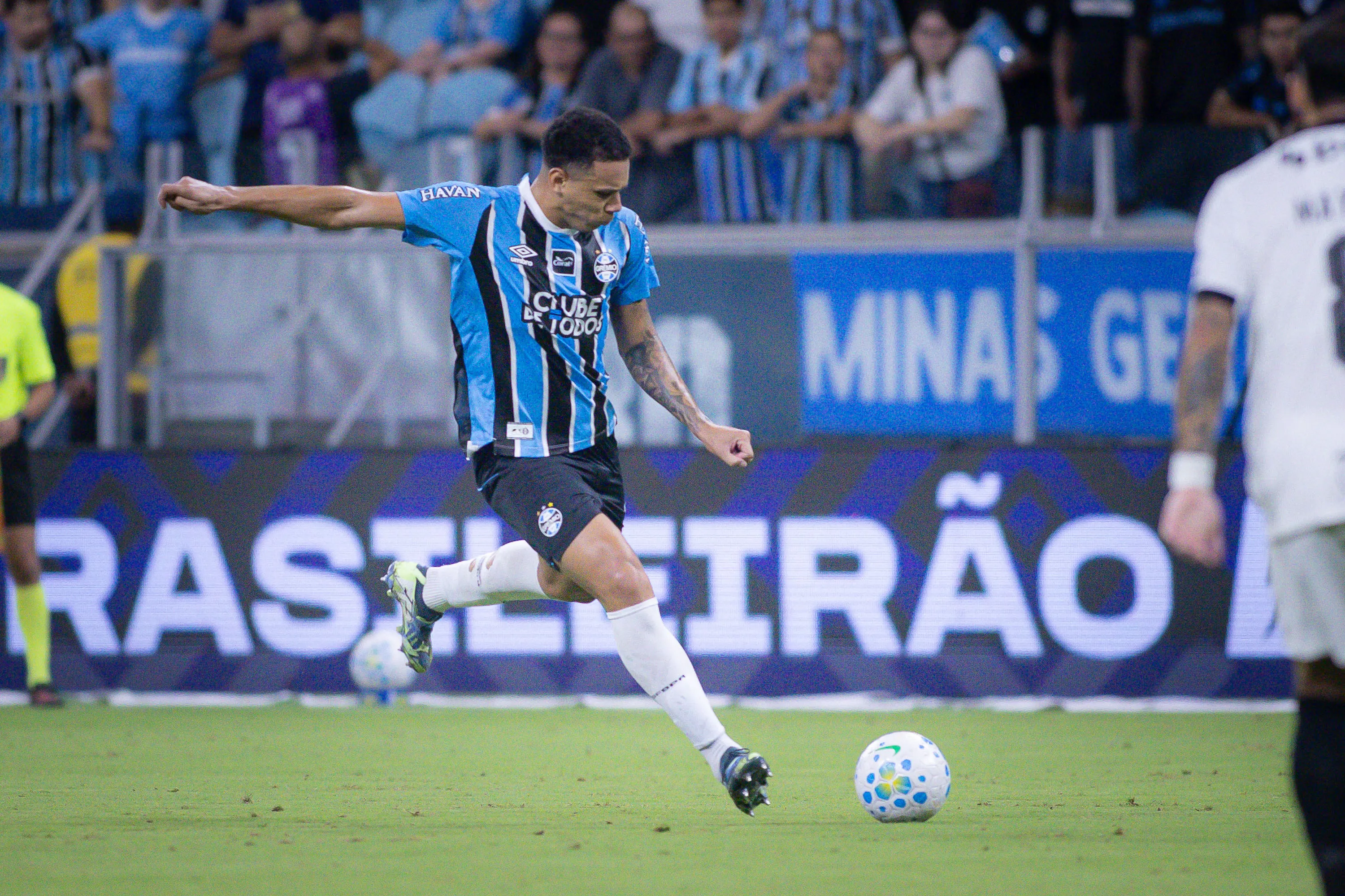 Viery tem sido muito assediado por clubes europeus – Foto: Maxi Franzoi/AGIF