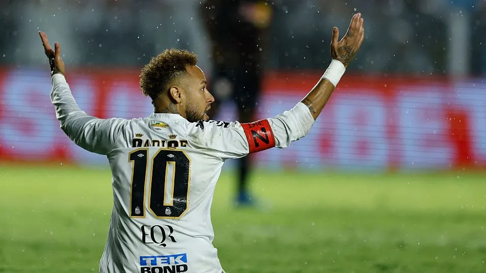 Neymar no Santos. Foto: Miguel Schincariol/Getty Images