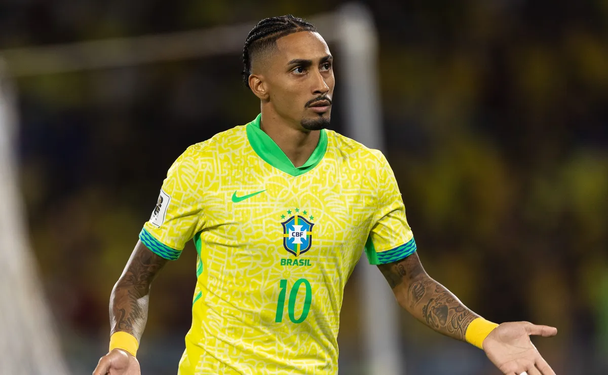 Raphinha chega à segunda Copa do Mundo como referência ofensiva da Seleção Brasileira