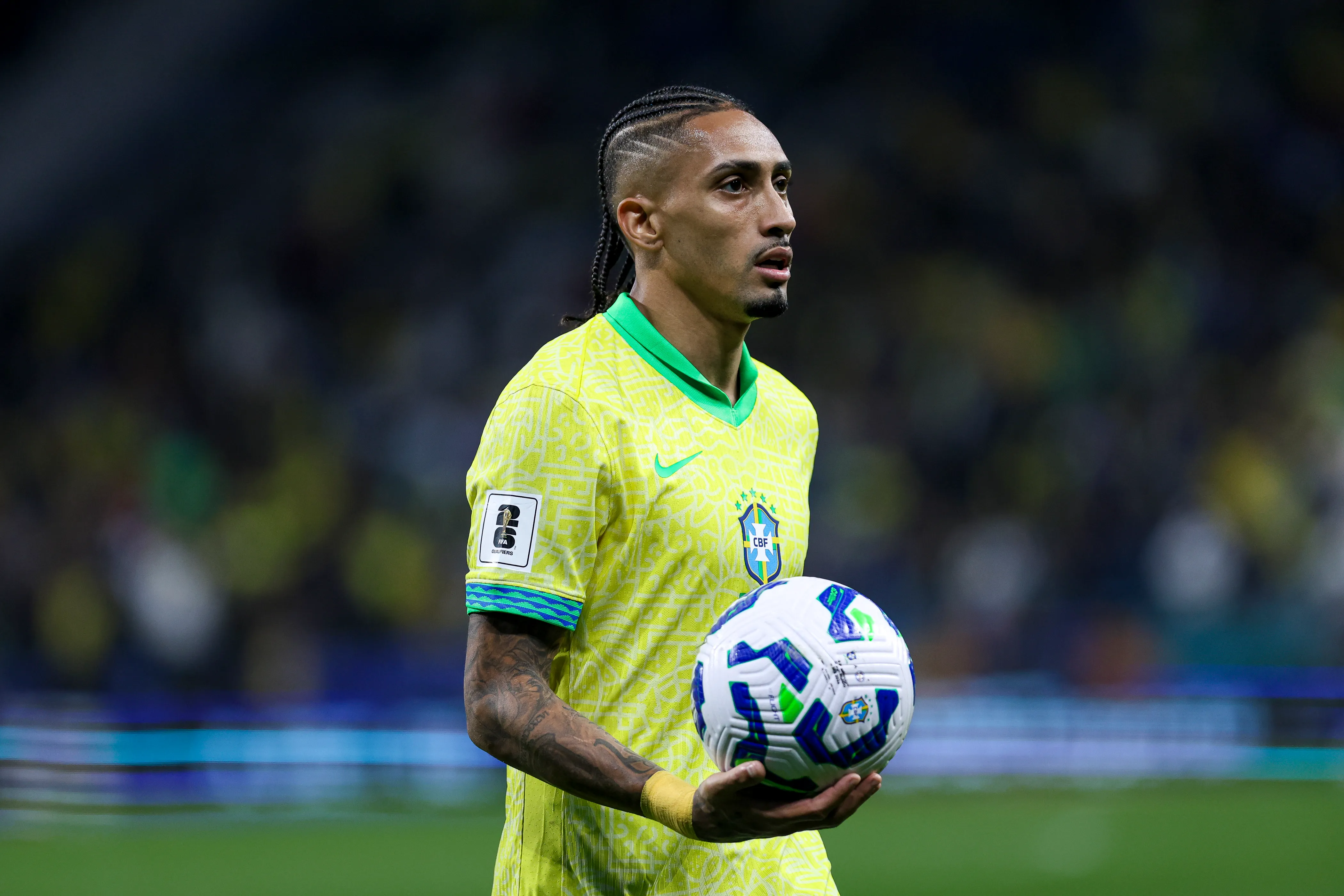 Raphinha durante partida pela Seleção Brasileira. Foto: Ricardo Moreira/Getty Images