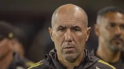 Leonardo Jardim durante jogo em Bragança Paulista.