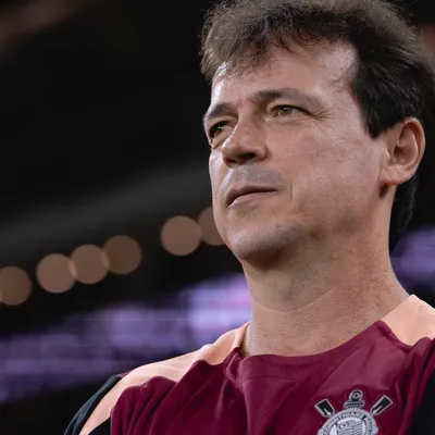 Diniz projeta Corinthians na pausa para a Copa