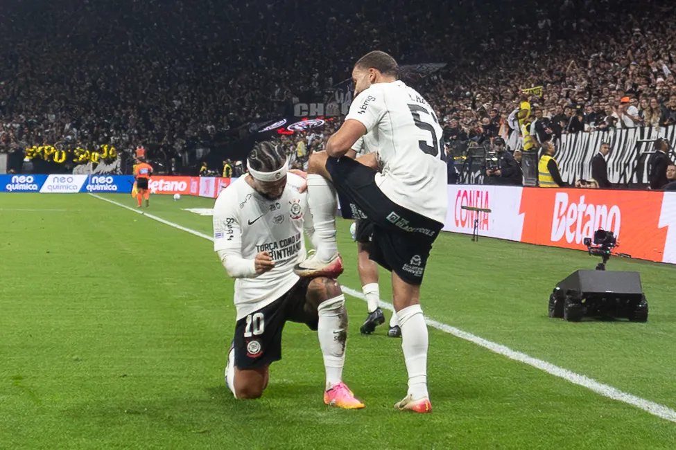 Zakaria Labyad jogador do Corinthians comemora seu gol durante partida contra o Atletico-MG no estadio Arena Corinthians pelo campeonato Brasileiro A 2026. Foto: Joisel Amaral/AGIF