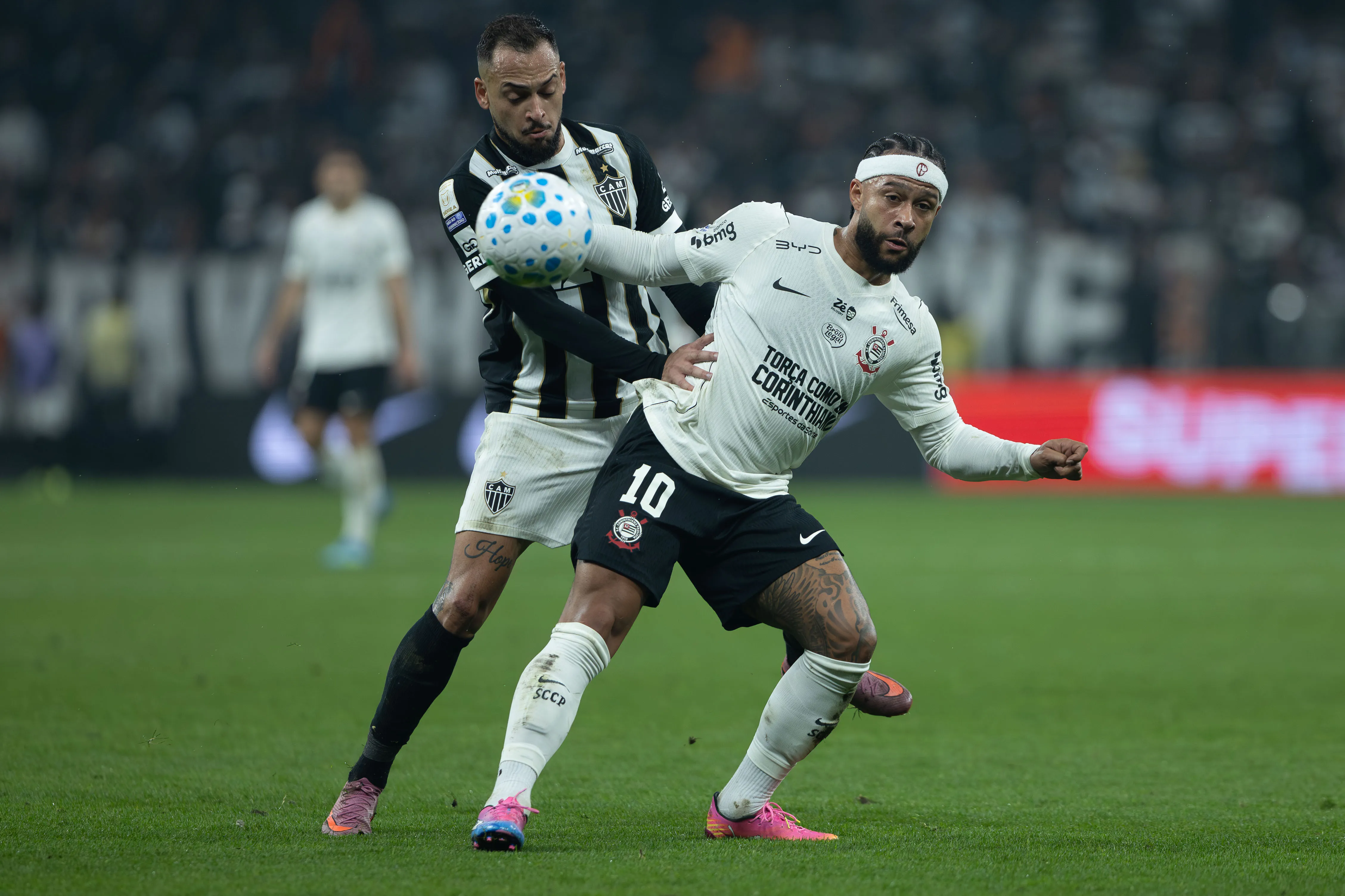 Memphis Depay jogador do Corinthians durante partida contra o Atletico-MG. Foto: Joisel Amaral/AGIF