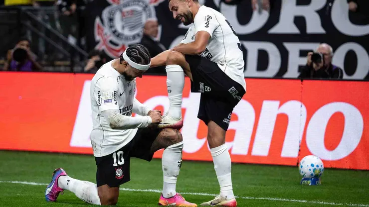 Zakaria Labyad comemorando seu gol que decidiu a vitória do Corinthians sobre o Atlético-MG. Crédito Foto Arena / Alamy
