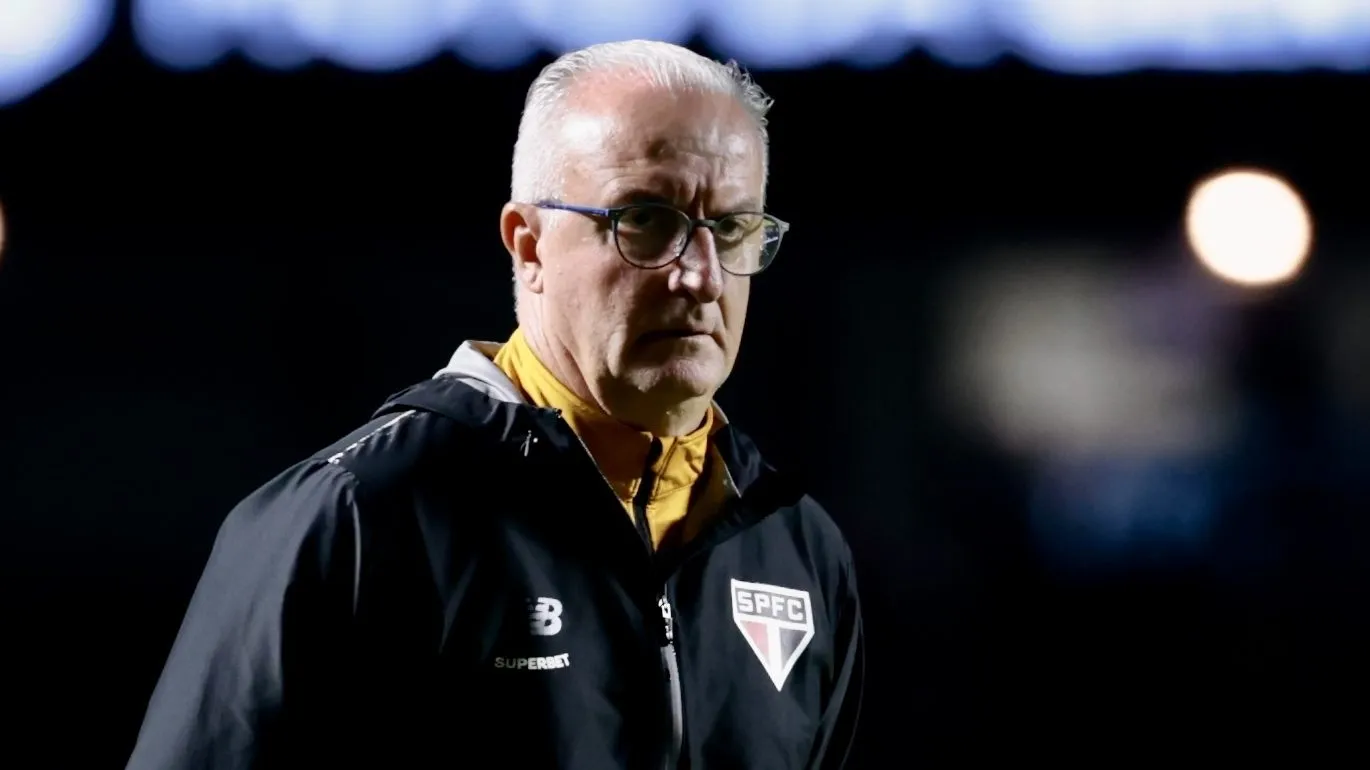 Dorival Junior tecnico do Sao Paulo durante partida contra o Botafogo no estadio Morumbi pelo campeonato Brasileiro A 2026. Foto: Marcello Zambrana/AGIF