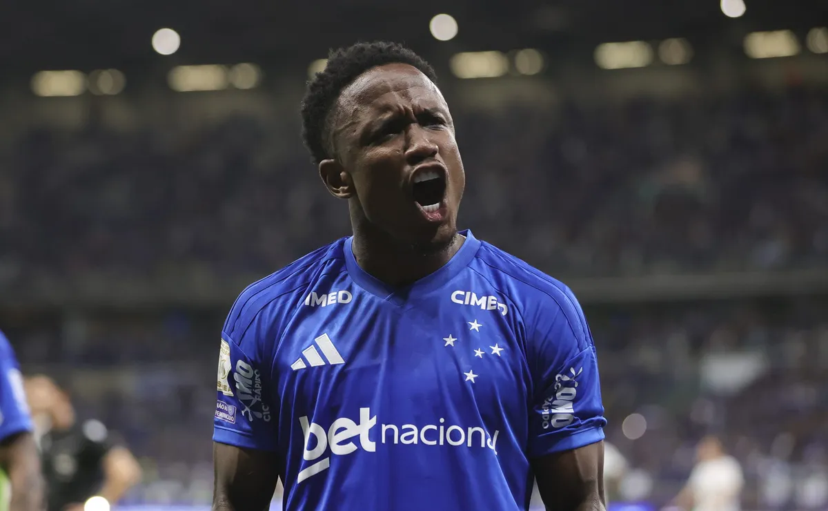Sinisterra lamenta ausência na Copa do Mundo e tem prioridade com o Cruzeiro