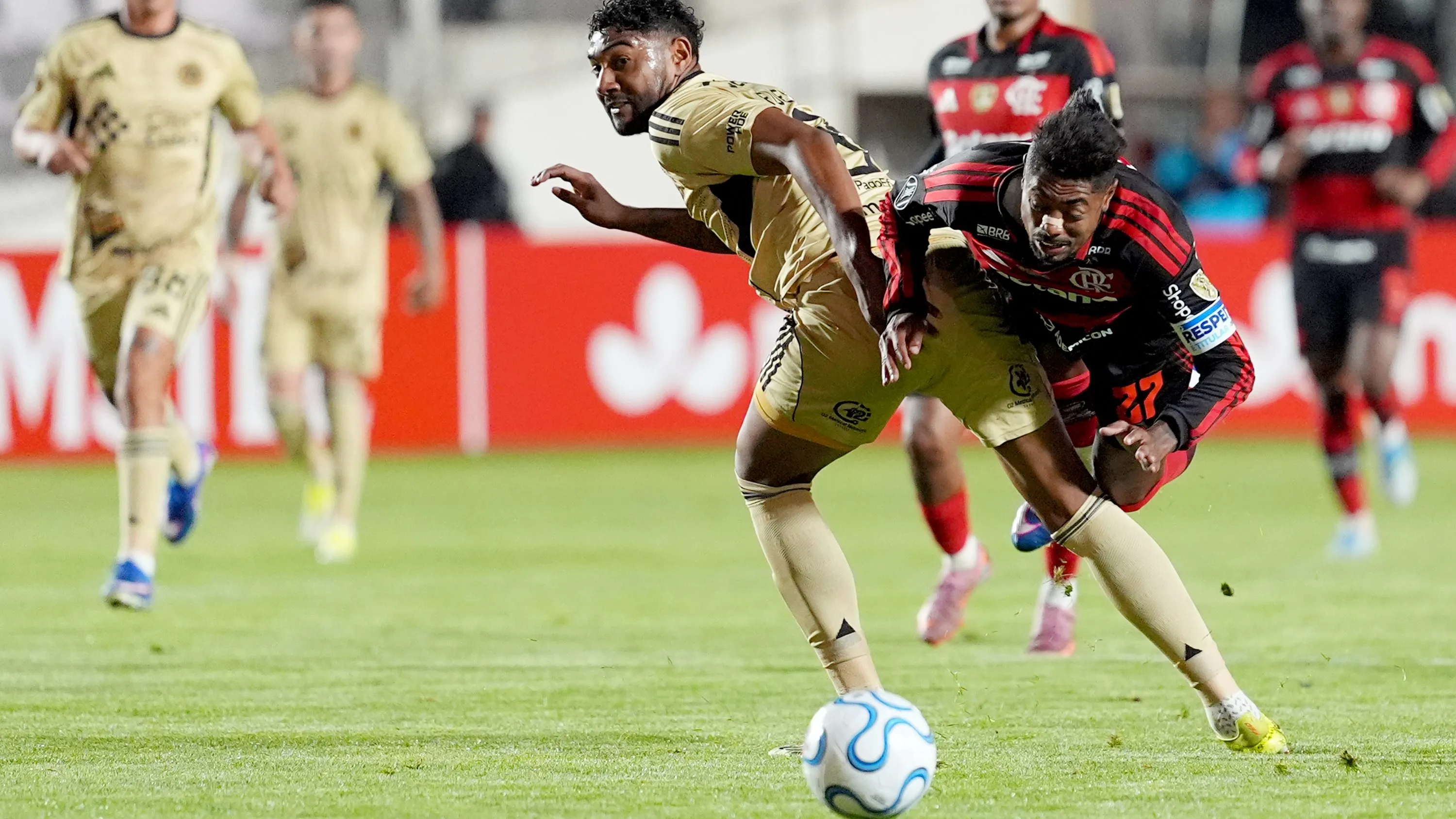 Cusco x Flamengo no Peru. (Photo by Raul Sifuentes/Getty Images)