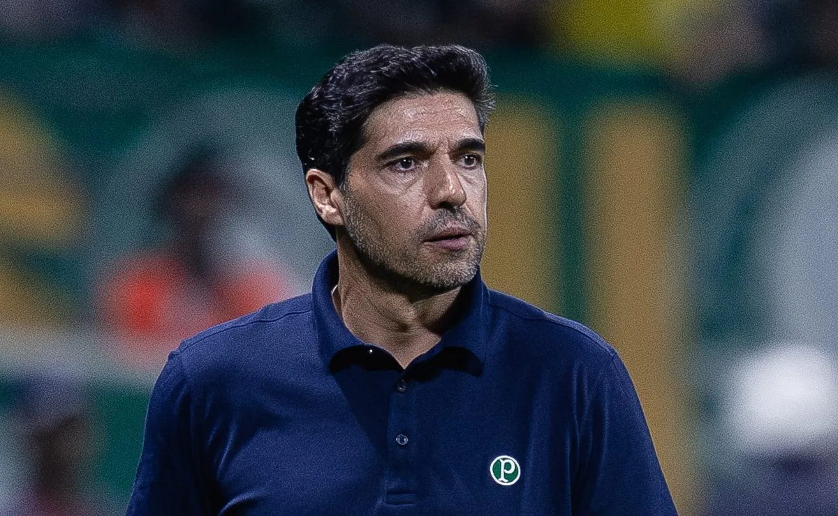 Conmebol pune Abel Ferreira por gesto obsceno na Libertadores
