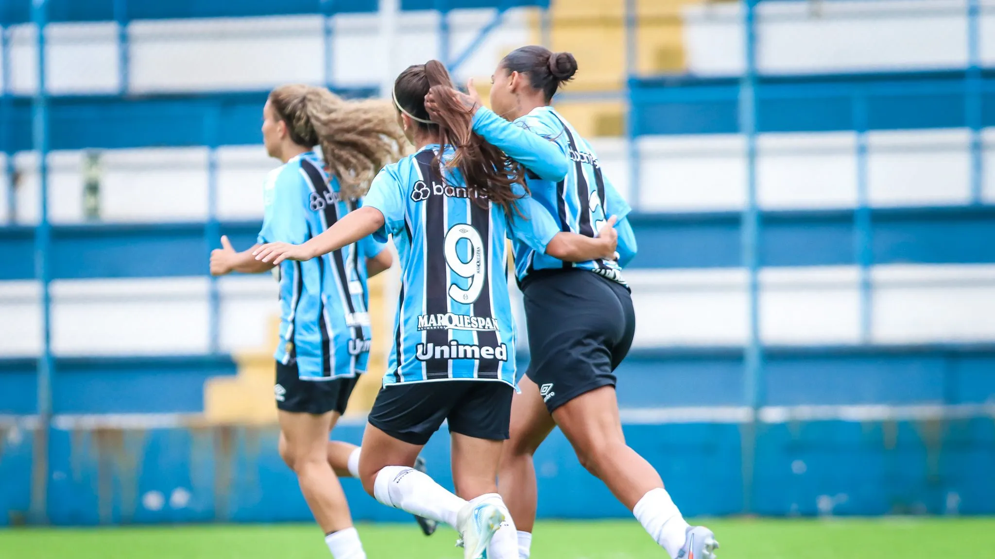Jogadoras do Grêmio sub-20 em campo