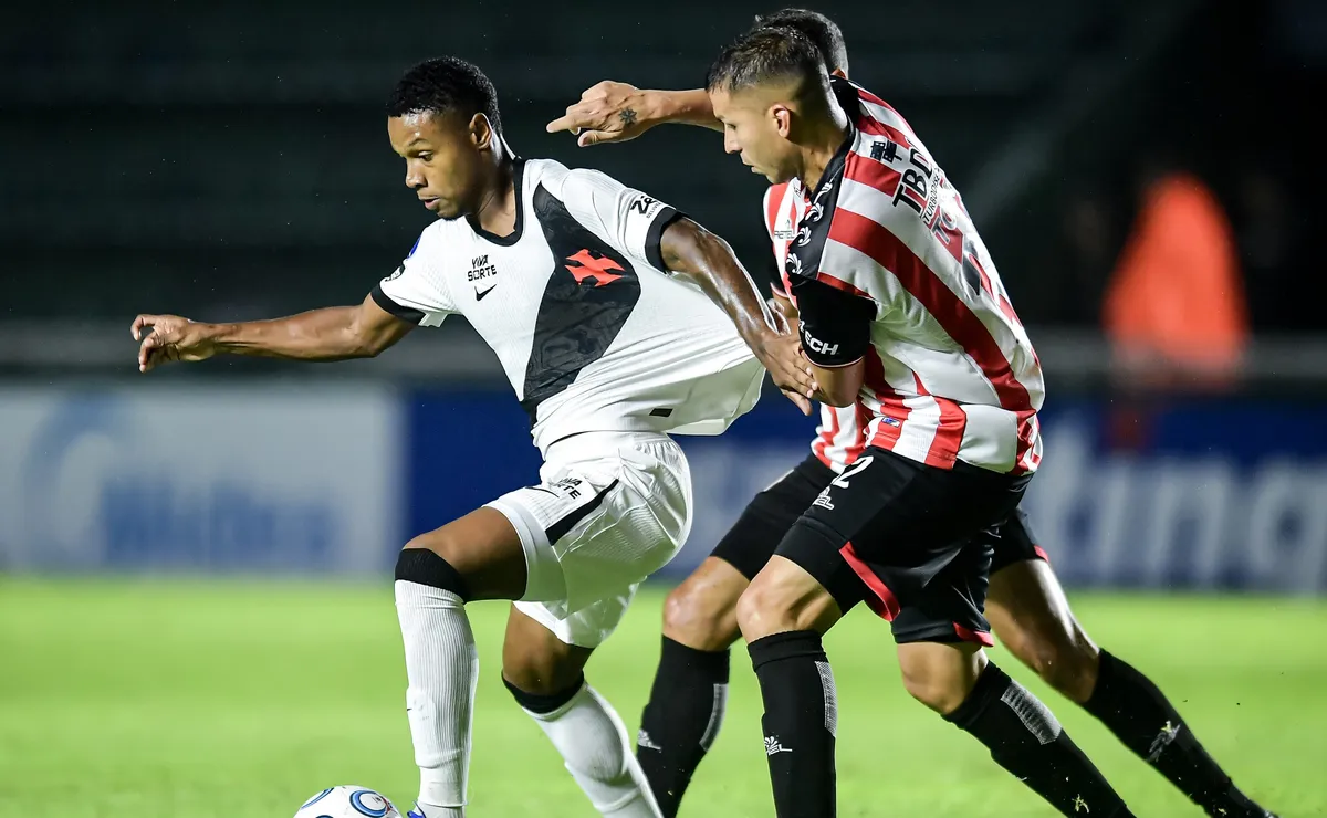 Vasco x Barracas Central: onde assistir ao vivo, horário e escalações do jogo desta quarta