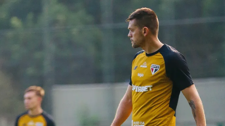 Zagueiro voltou - Foto: Erico Leonan / São Paulo FC