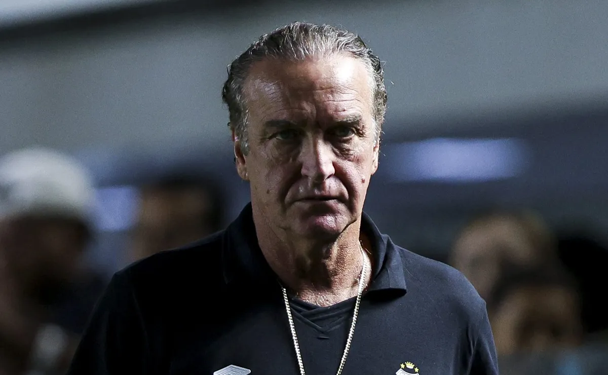Cuca já não vê Brazão como titular indiscutível e troca de goleiros foi decisão técnica