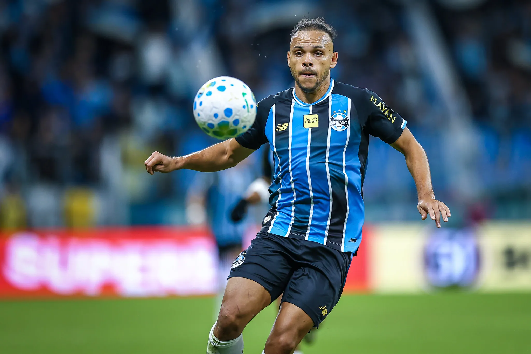 Braithwaite voltou com tudo depois da grave lesão – Foto: Lucas Uebel/Grêmio FBPA