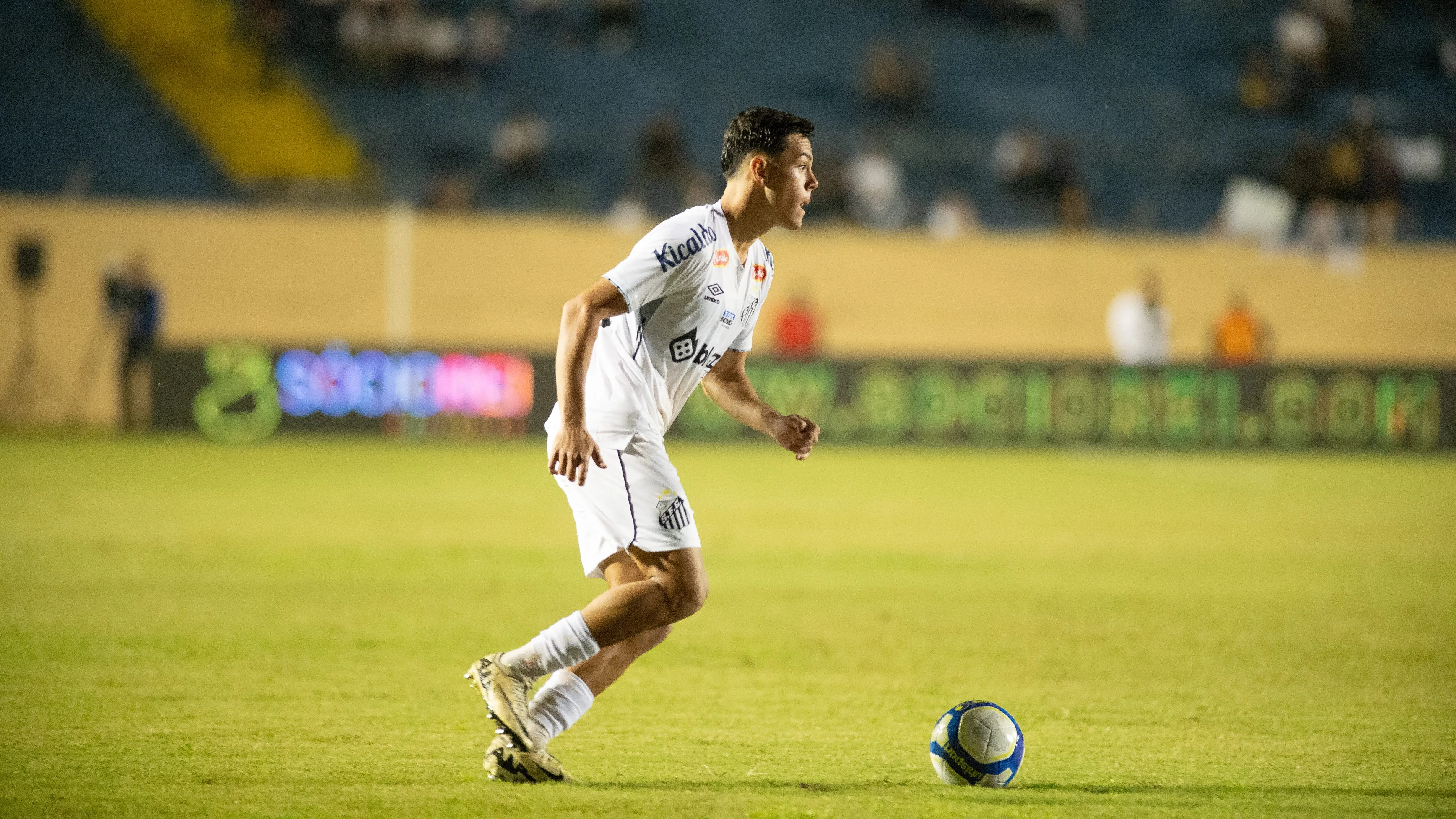 JP Chermont jogador do Santos