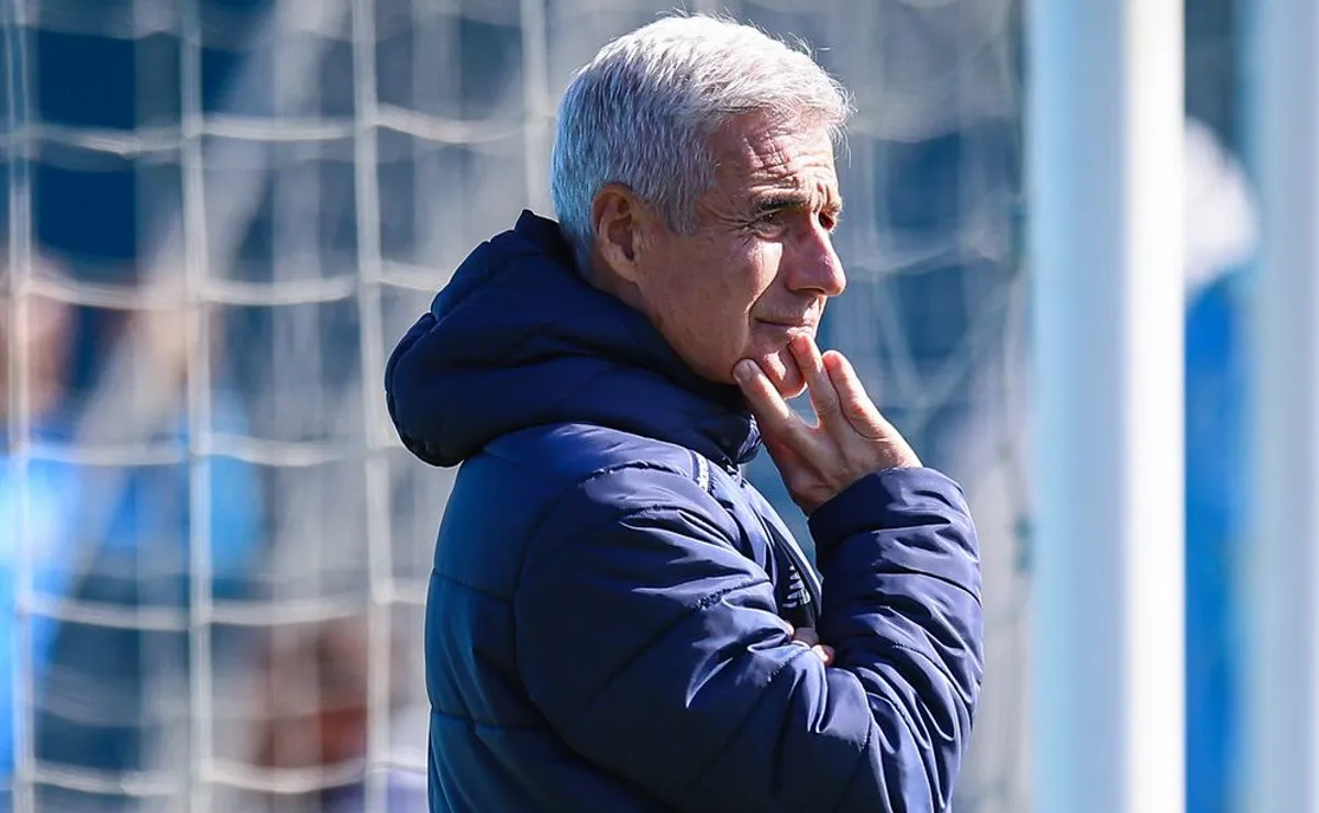 Luís Castro promove três mudanças em busca da liderança na Sul-Americana