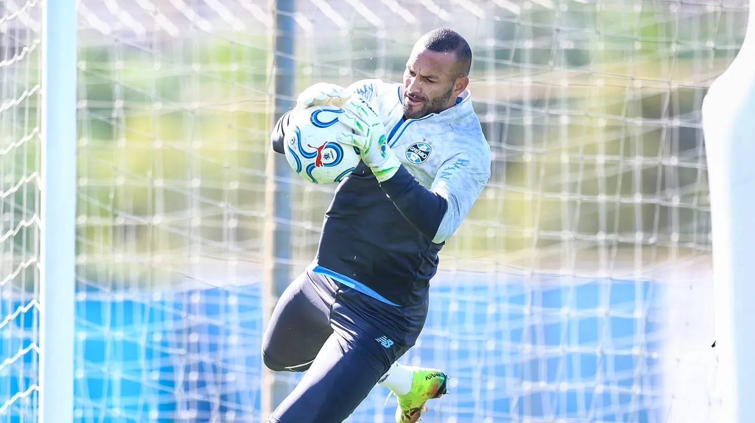 Weverton se prepara para seu último jogo antes da Copa – FOTO: LUCAS UEBEL/GREMIO FBPA